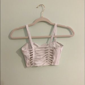 Strappy garage brallete